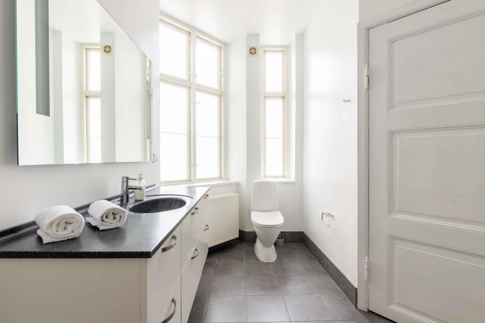 Chic Apartment In Vibrant Area By Copenhagen Canals Копенхаген Екстериор снимка